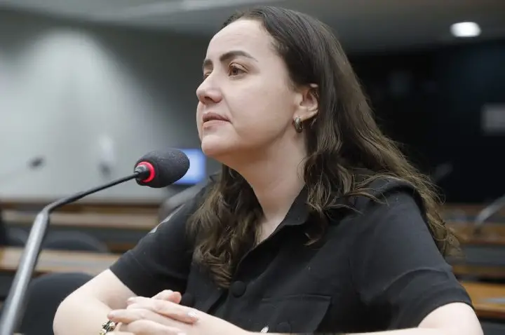 Comissão aprova projeto que exige estratégia na escola para prevenção de acidentes e doenças