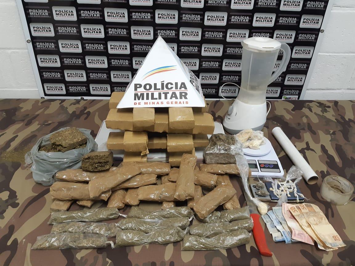 PM apreende drogas e foragido da Justiça