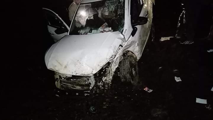 Taxista capota com o carro após tentativa de assalto