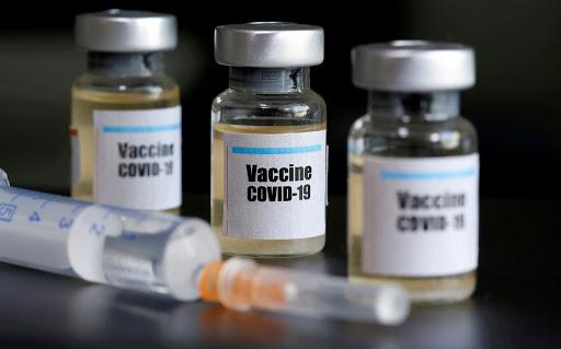 Vacina da AstraZeneca mostra-se promissora em idosos, resultado de teste deve sair até Natal
