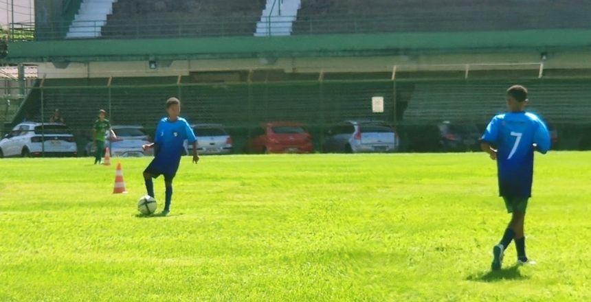 Alunos do Bom de Bola são convidados para treino no Sport Club Juiz de Fora