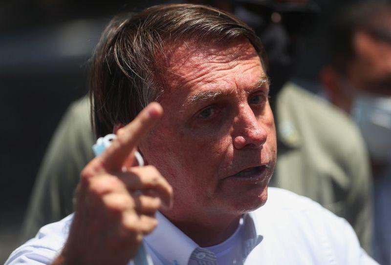 Bolsonaro coloca militares na Anvisa para controlar política de vacinas contra coronavírus