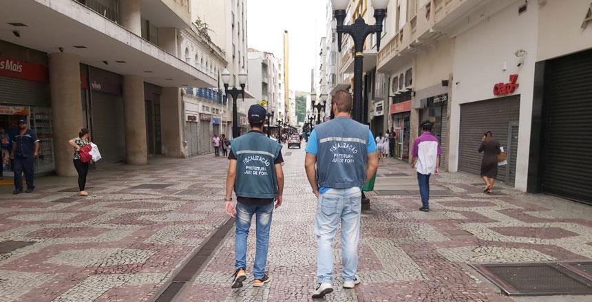 Galerias com serviços essenciais podem permanecer abertas