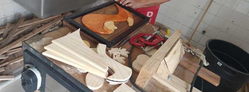 Marcenaria de presídio produz brinquedos e outros artigos
