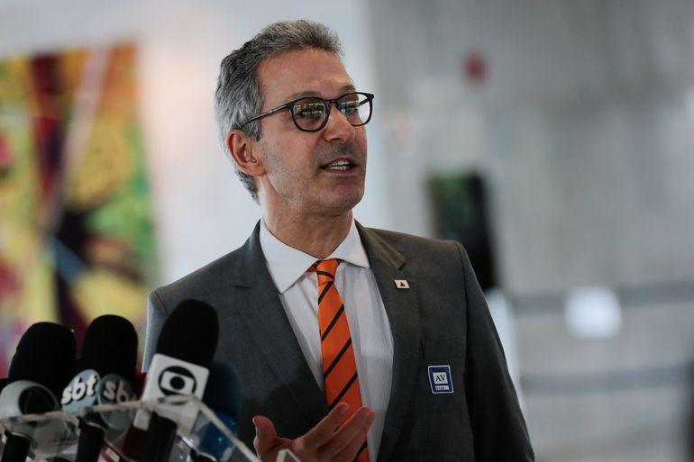 Romeu Zema se reúne com ministro da Saúde para discutir vacinação contra o Coronavírus