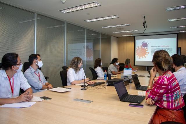 Secretaria de Estado de Saúde de Minas avalia panorama para imunização contra covid-19