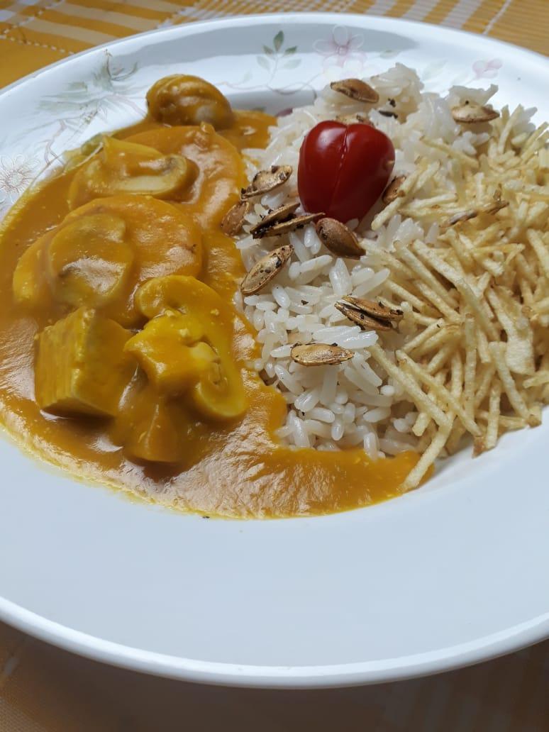 Vegamo, cozinha de respeito. Chef especialista em veganismo, ensina receita especial pro reveilon.