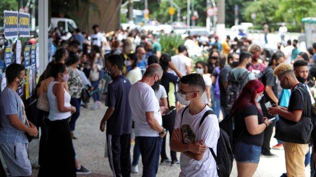 Com salas cheias, candidatos são impedidos de fazer prova do Enem
