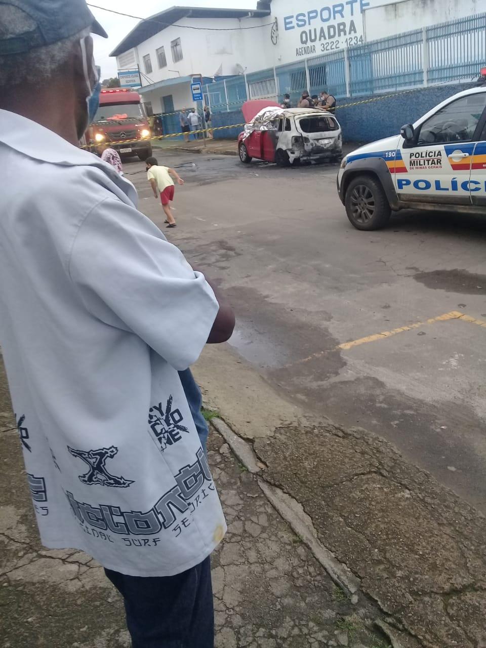 Inc&ecirc;ndio foi contido pelo Corpo de Bombeiros