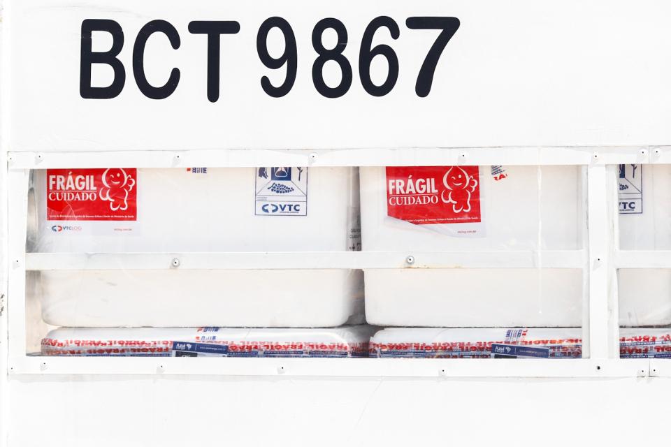 Minas recebe 190.500 doses da vacina AstraZeneca