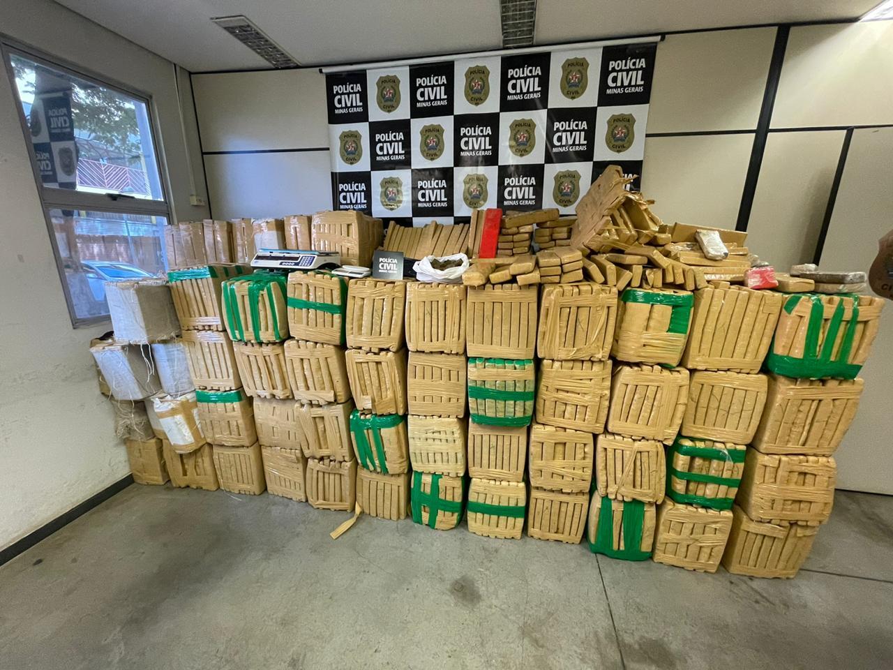 PCMG realiza uma das maiores apreensões de drogas dos últimos anos