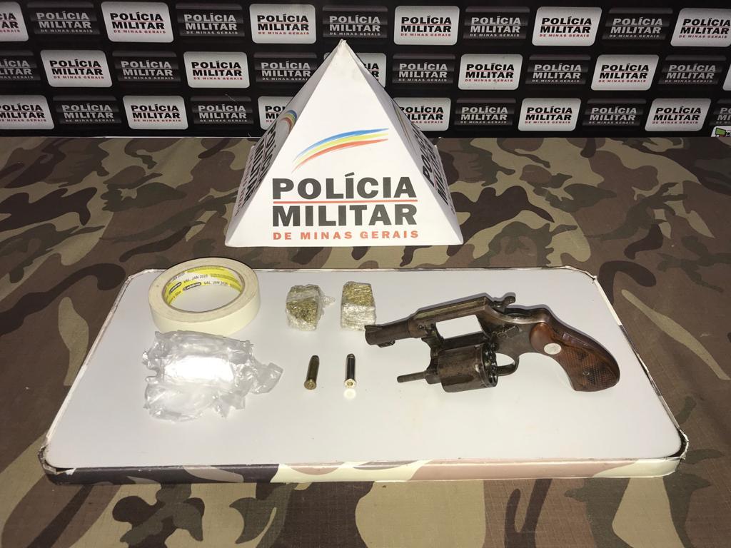 PM prende suspeito de tráfico de drogas e porte ilegal de arma de fogo no Bela Aurora
