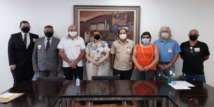 Prefeita Margarida Salomão realiza encontro com taxistas