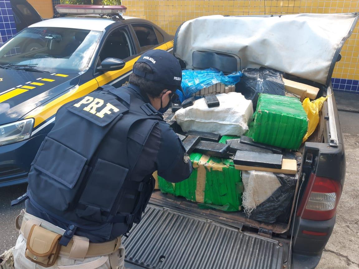 PRF apreende grande quantidade de maconha em Juiz de Fora.