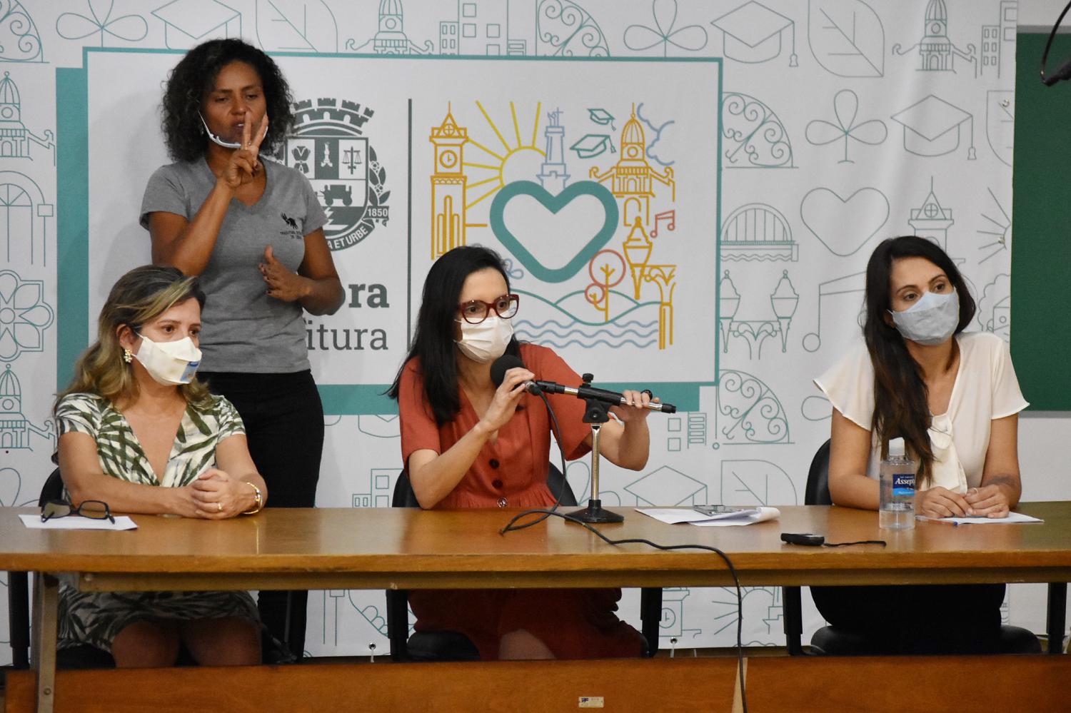 Secretária de Saúde comenta sobre o funcionamento da próxima fase de vacinação na cidade