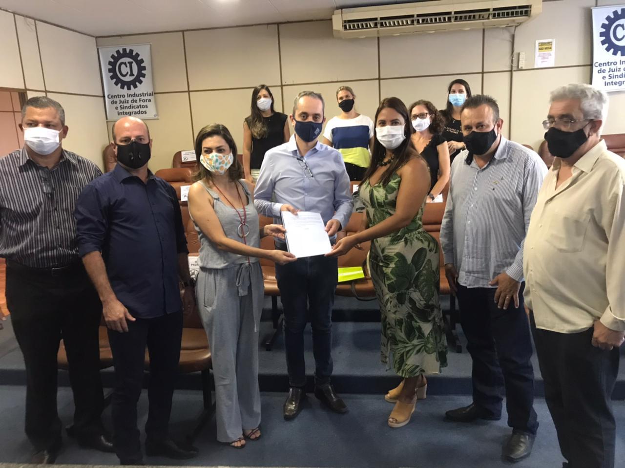 Setor de educação pede apoio ao Legislativo para tornar a educação atividade essencial