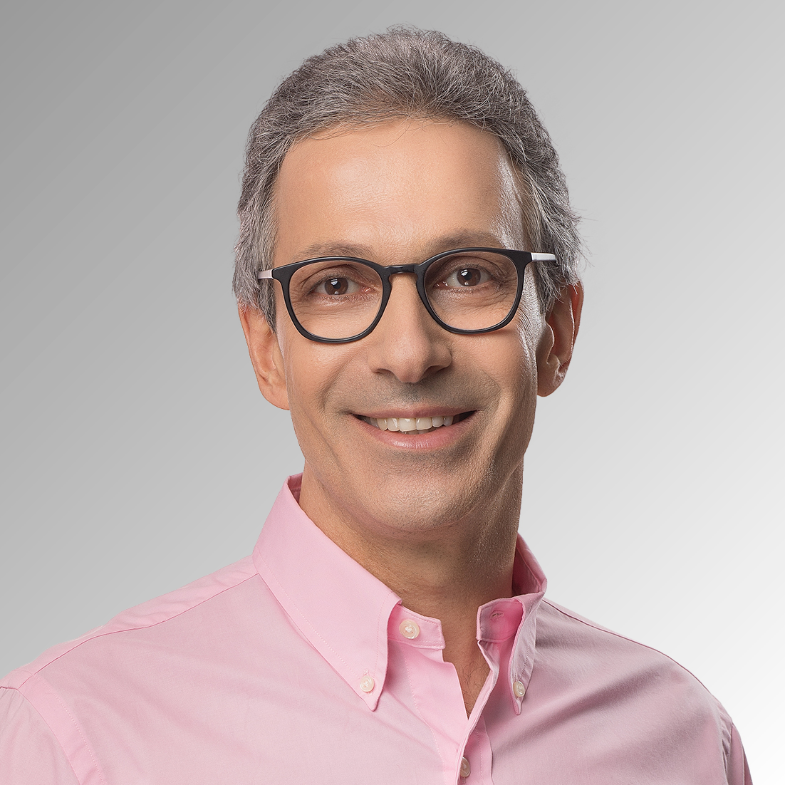 Zema afirma em entrevista que vacina começa em até 48h após validação da Anvisa