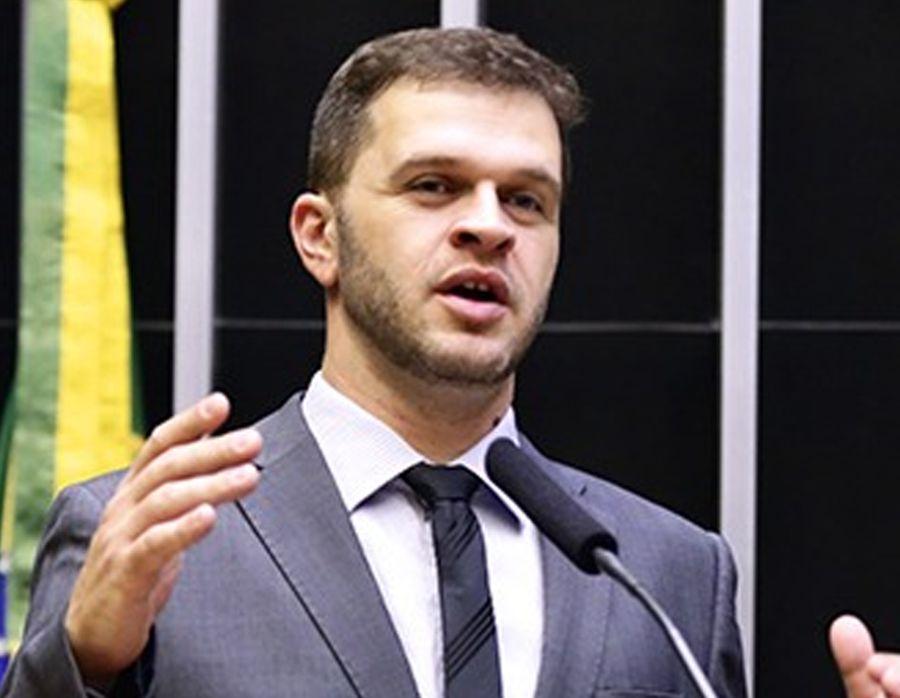 Charlles Evangelista renúncia à presidência do partido