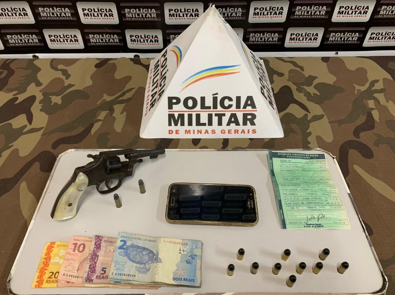 Homem tem carro roubado no bairro JK