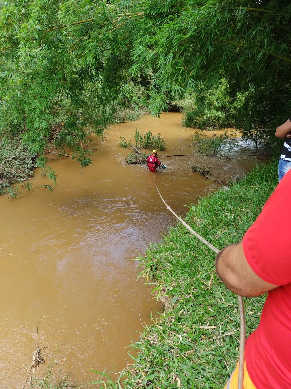Idoso é encontrado morto em rio de Andrelândia
