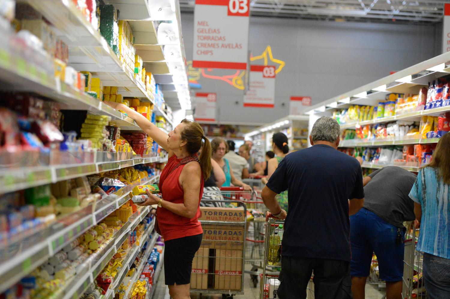 Pesquisa aponta queda de 15,99% na cesta básica regional