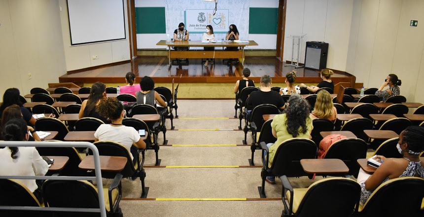 PJF realiza debate para planejamento de ações no Dia da Mulher
