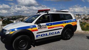 PM apreende arma de fogo no bairro Filgueiras