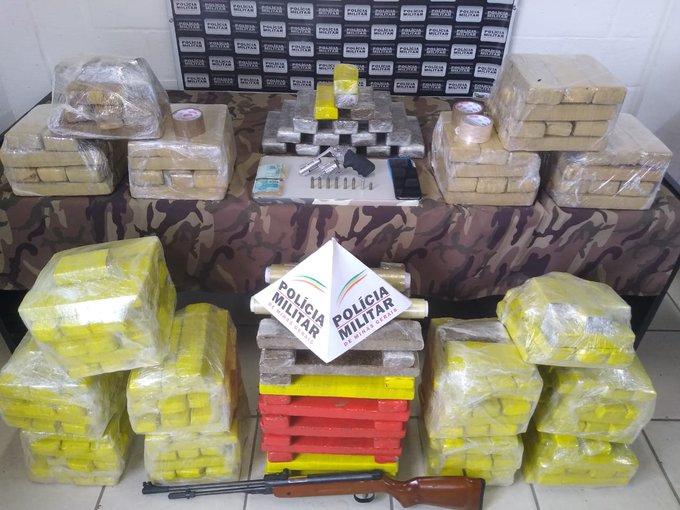 PM prende dois homens por tráfico de drogas no bairro Linhares