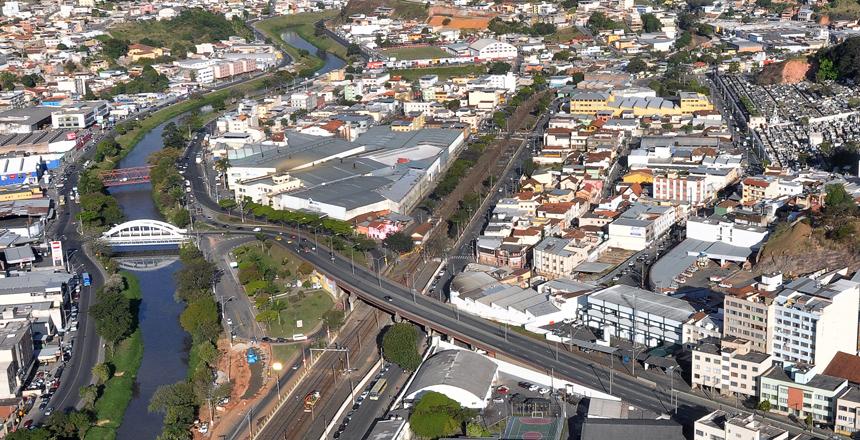 Prefeita Margarida Salomão tenta negociar uso de imóveis desocupados da União