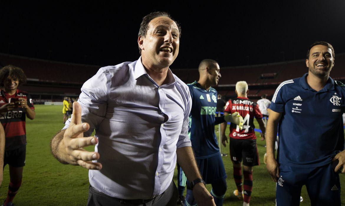 Rogério Ceni: “A torcida flamenguista amanhece mais alegre”