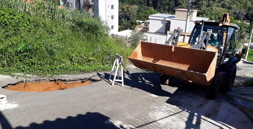 Secretaria de Obras atende estradas rurais e bairros da cidade