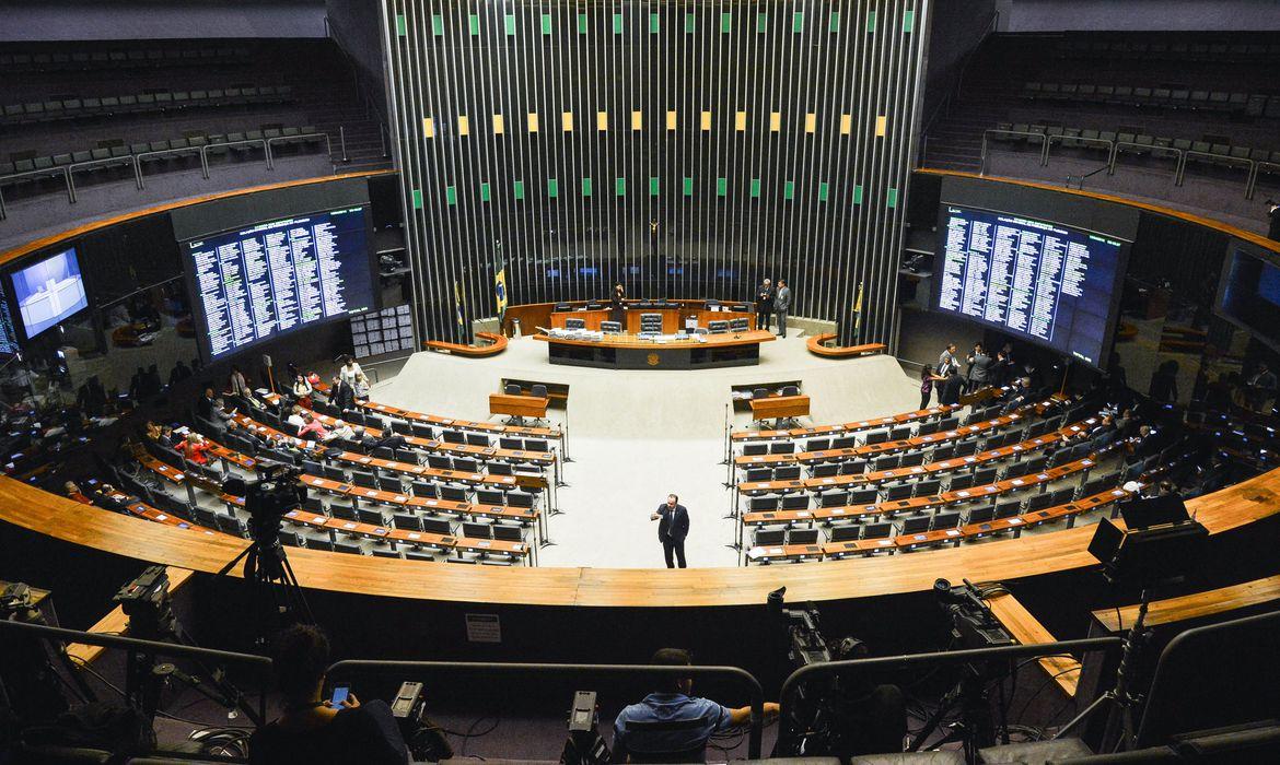 Câmara aprova projeto que pune ofensa a vítima durante julgamento