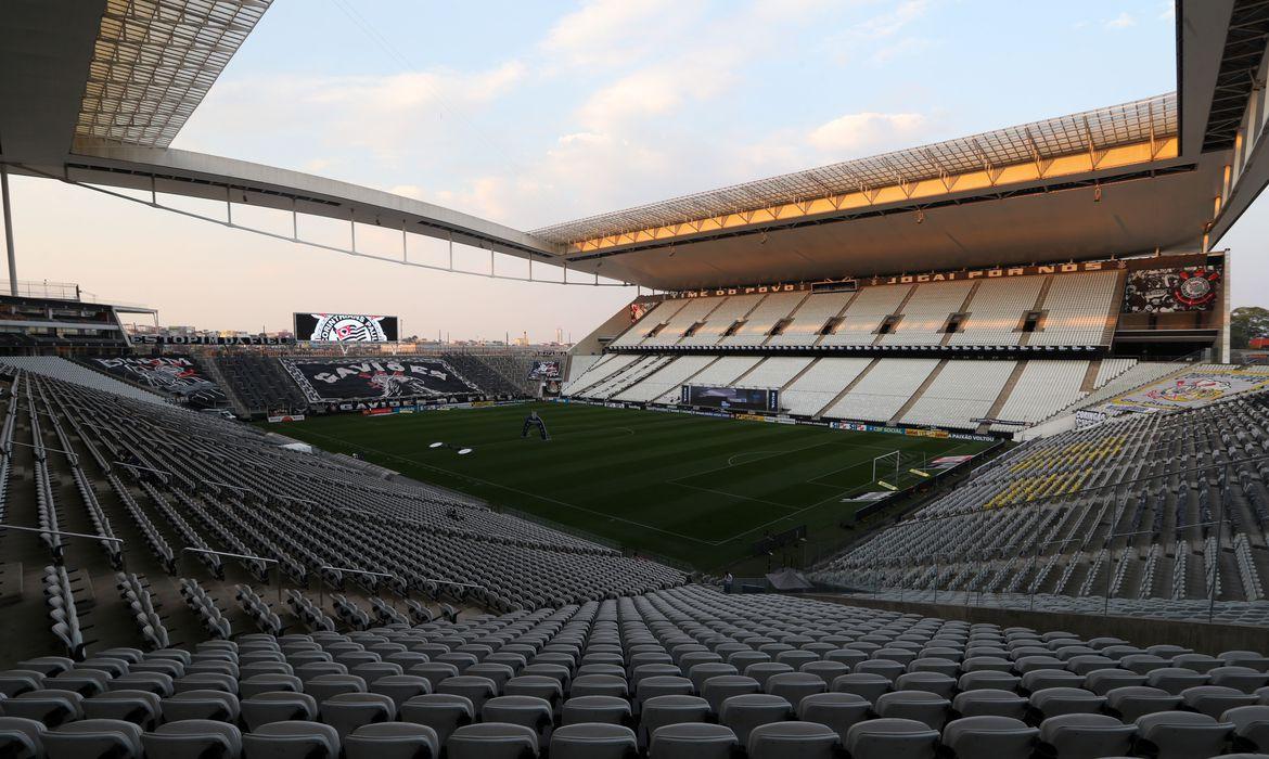 Governo paulista estende Fase Emergencial e futebol segue suspenso