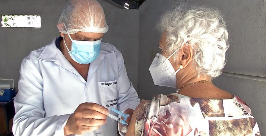 Mais de 3 mil pessoas são vacinadas ontem (24)