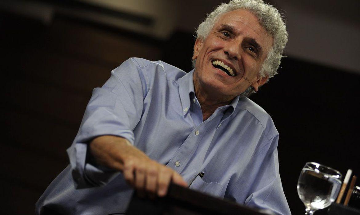 Morre o psicanalista Contardo Calligaris, aos 72 anos