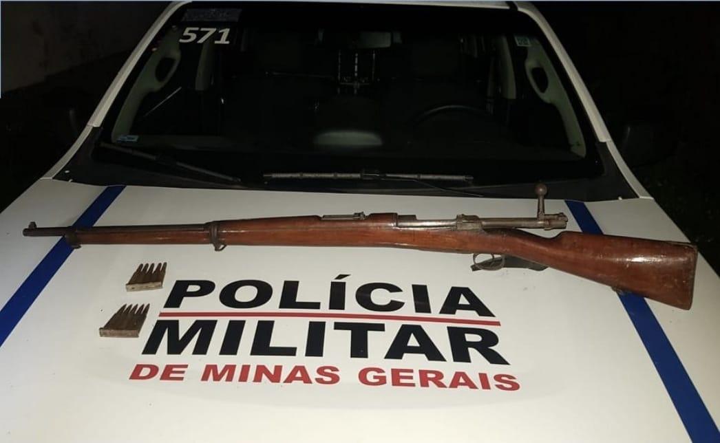PM apreende arma de grosso calibre no bairro Vila Esperança