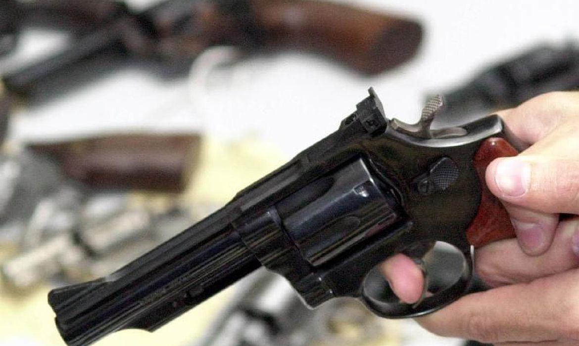 Geral Entra em vigor parte dos decretos que ampliam acesso a armas de fogo