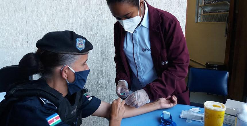 Guardas Municipais fazem exame para detecção da Covid-19