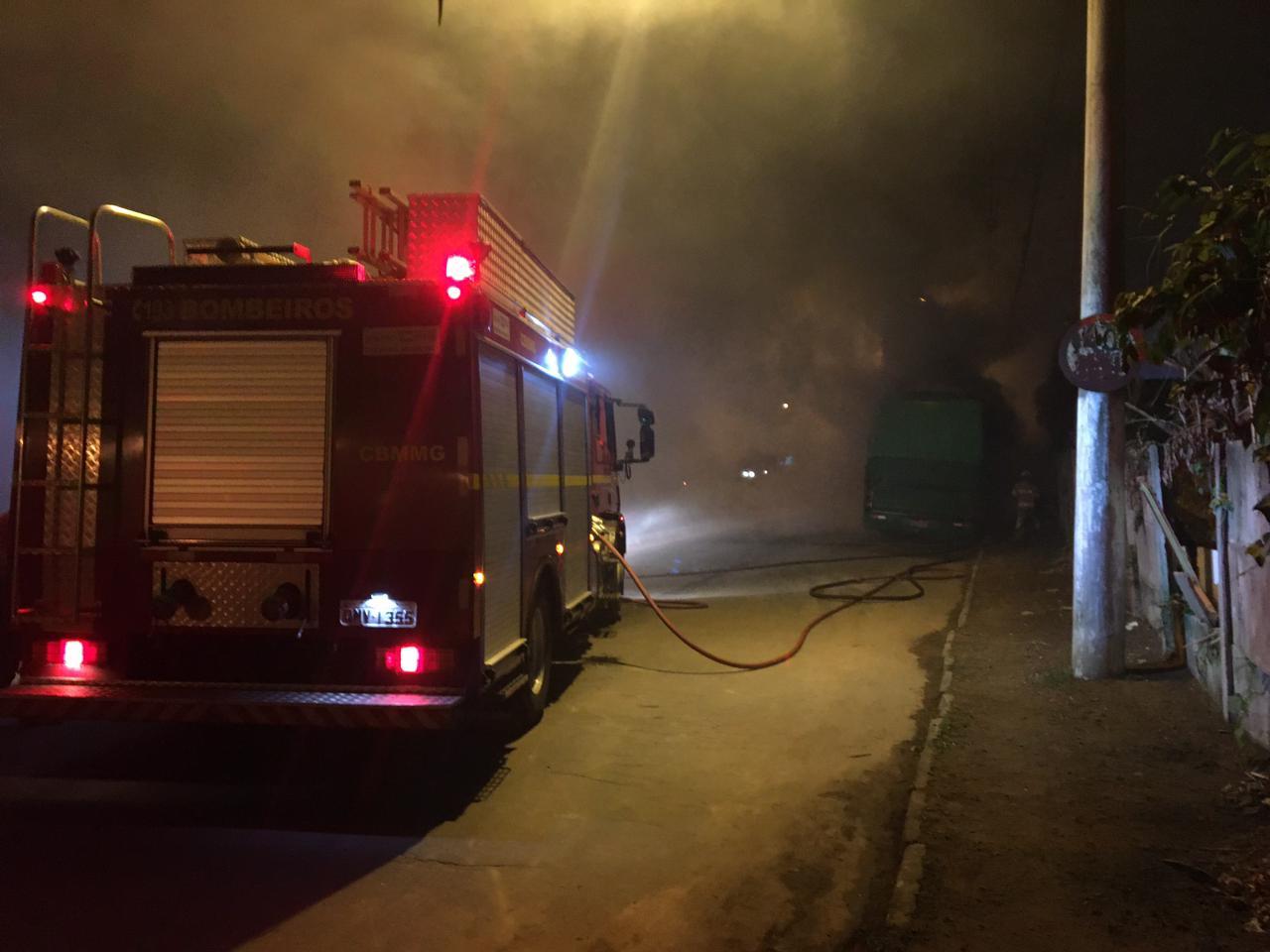 Incêndio no bairro Teixeiras nesta sexta-feira (02)