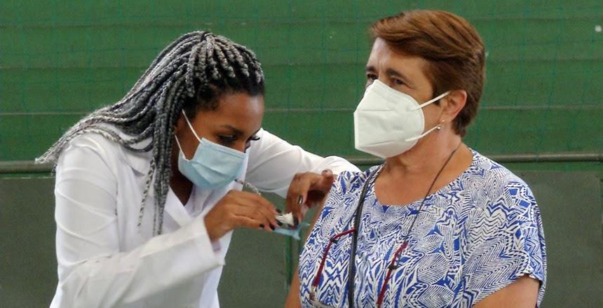 PJF inicia vacinação de idosos com 64 anos ou mais nesta segunda (19)