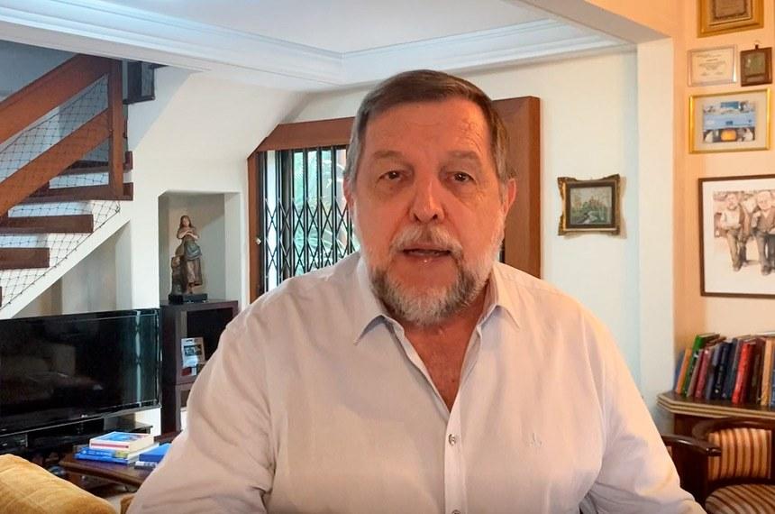 Senador Flávio Arns é contra educação básica e superior como serviço essencial
