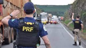 Condutor inabilitado é preso após quase atropelar agentes da PRF