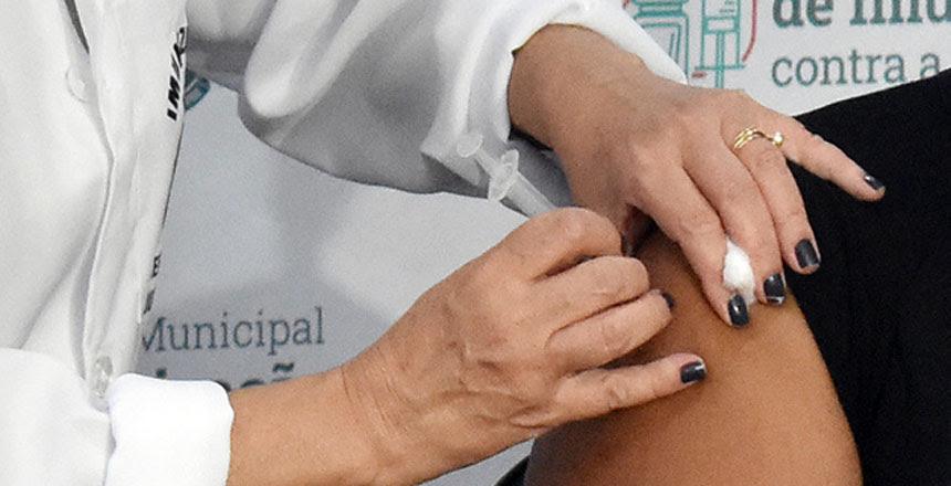 Confira calendário de vacinação contra Covid-19 e Influenza nesta quinta-feira, 19