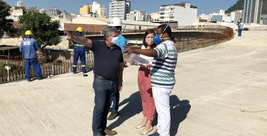 Grupo de trabalho visita obras do viaduto Hélio Fádel