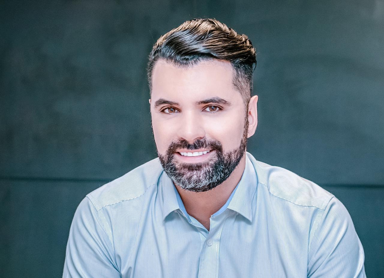 O Consultor de Marketing Digital, Eric Colini, apresenta as melhores táticas para a empresa atrair os clientes certos e