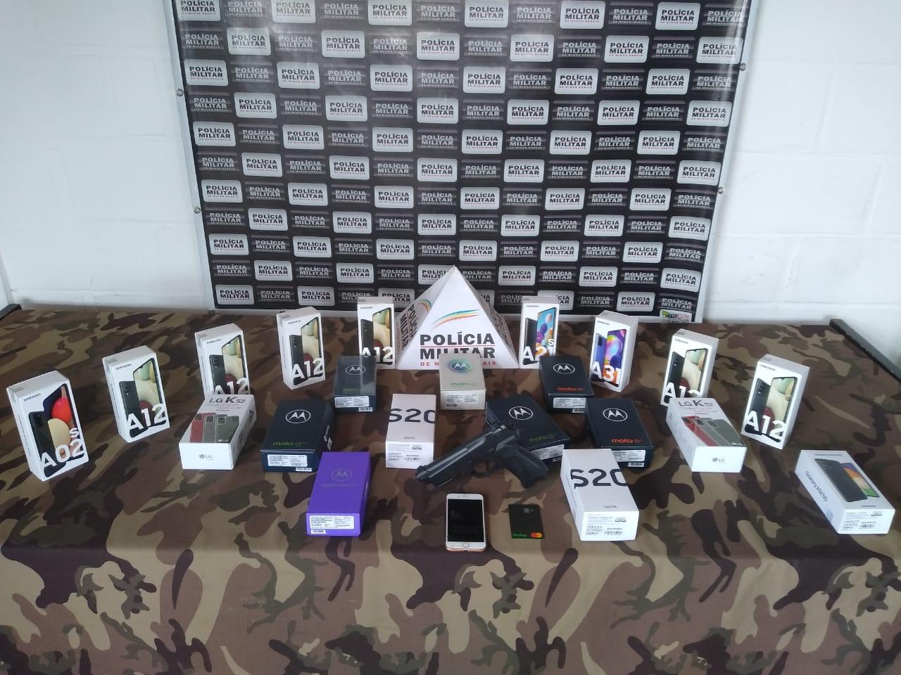 Polícia Militar recupera 20 celulares roubados no centro da cidade