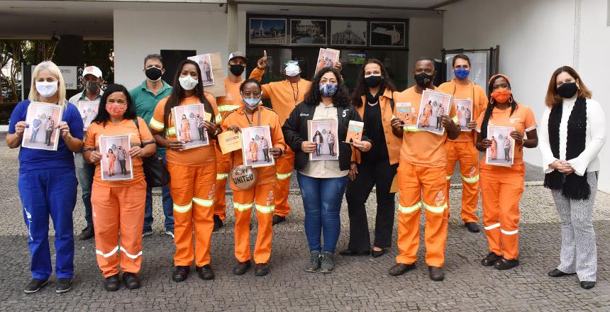 Prefeita recebe participantes do concurso “Gari do Ano” para entrega de prêmios