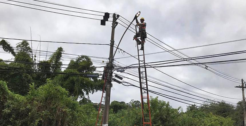 Prefeitura inicia instalação de luminárias LED na Rua José Lourenço Kelmer