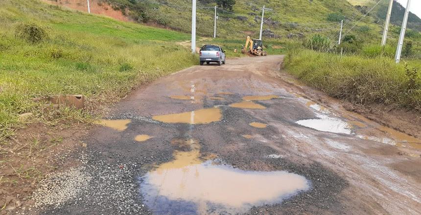 Prefeitura realiza Operação Tapa Buraco em estradas da zona rural