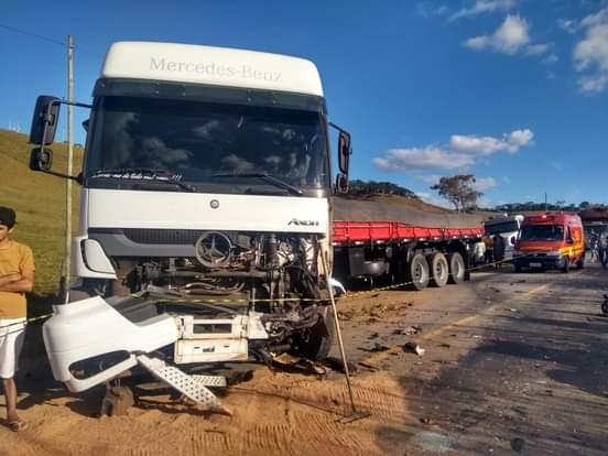 Acidente de trânsito em Ponte Nova mata mulher